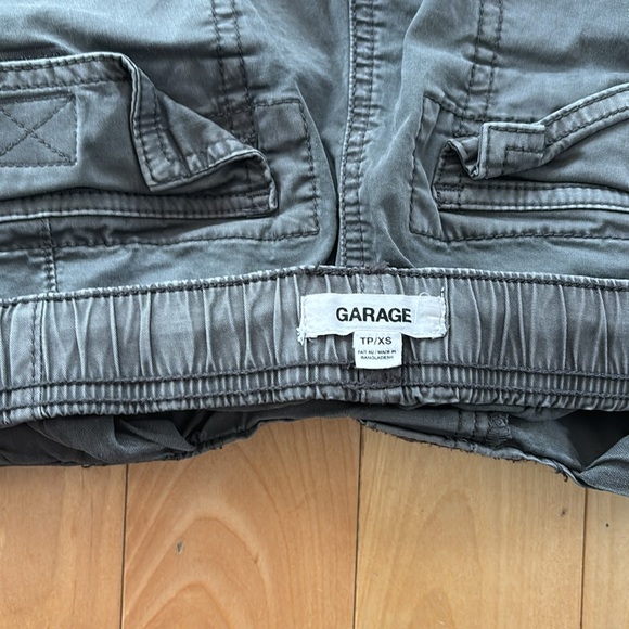 Cargo pant from Garage, size (xs) but it run big. Color: gray - Picture 5 of 6